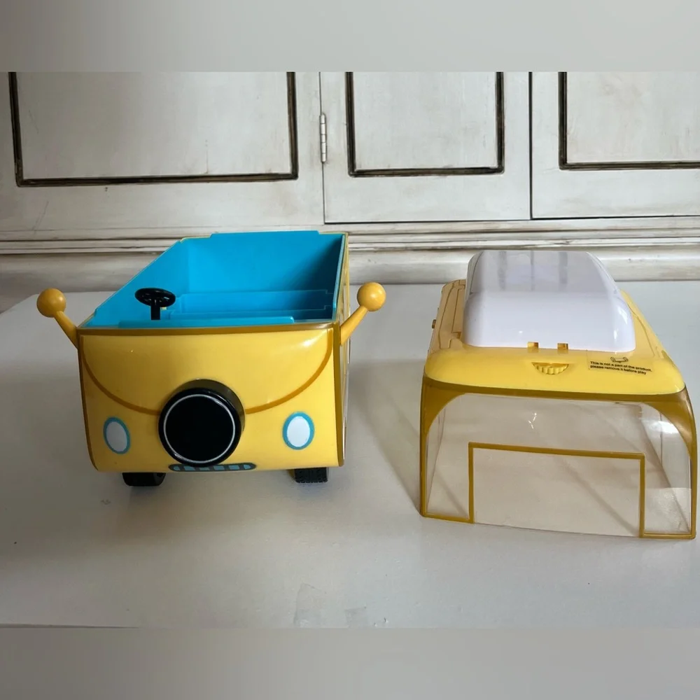 Peppa Pig yellow  RV Camper by Jazwares, 2003 incomplete